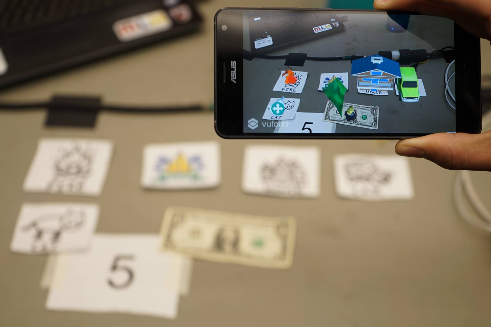 Augmented Images on Smartphone Screen